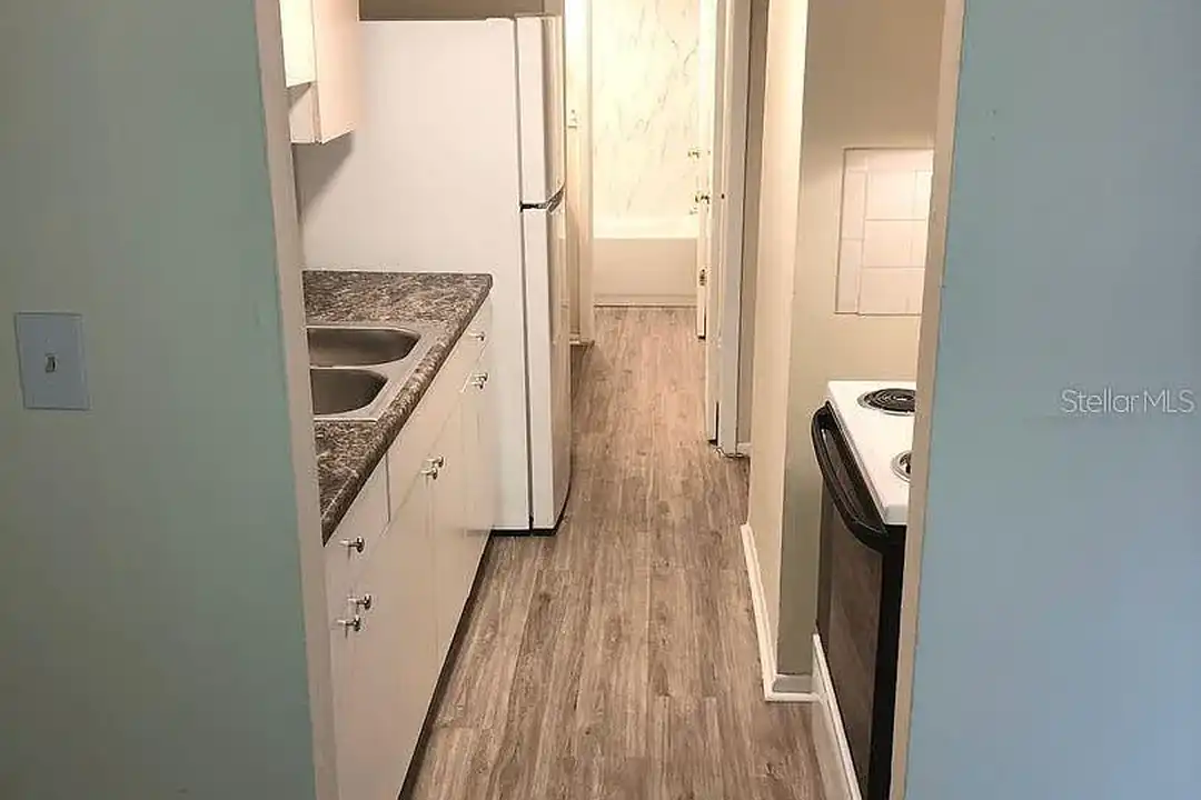 Baywatch Apartments – photo 1