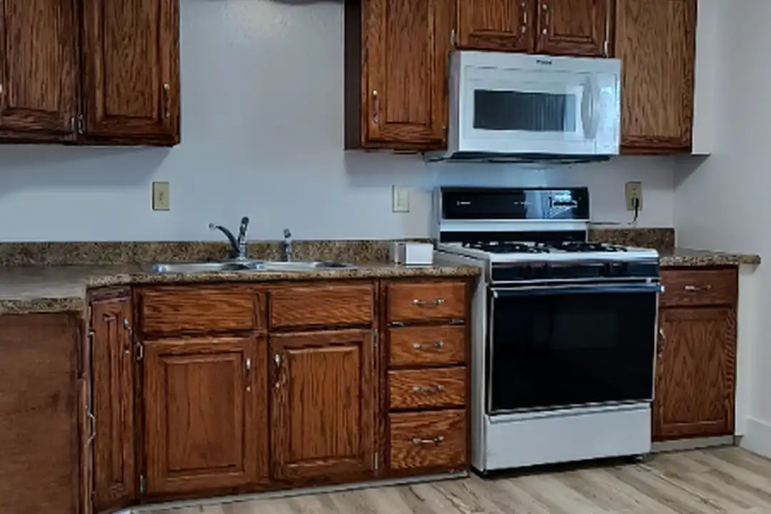207 E Mechanic St unit 207 1-2 E. Mechanic St – photo 1 of 8