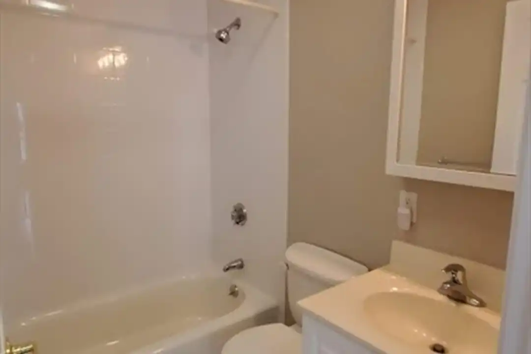 148 Newton St unit 3 - More