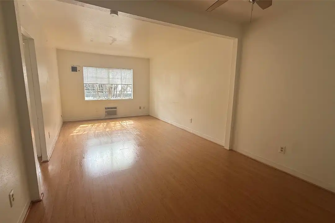 Apartment in Houston - View 5