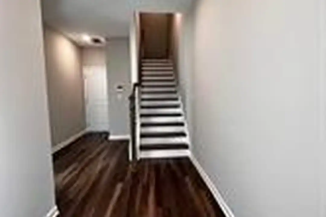 2568 Morehead St - View 3