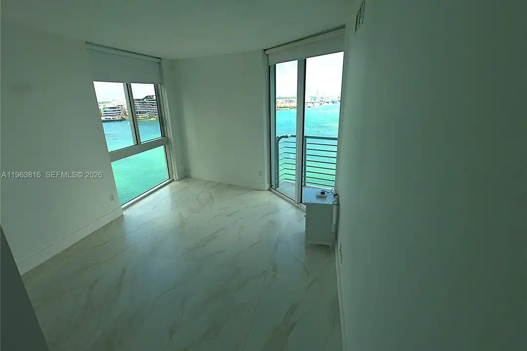 335 S Biscayne Blvd #1712 - More