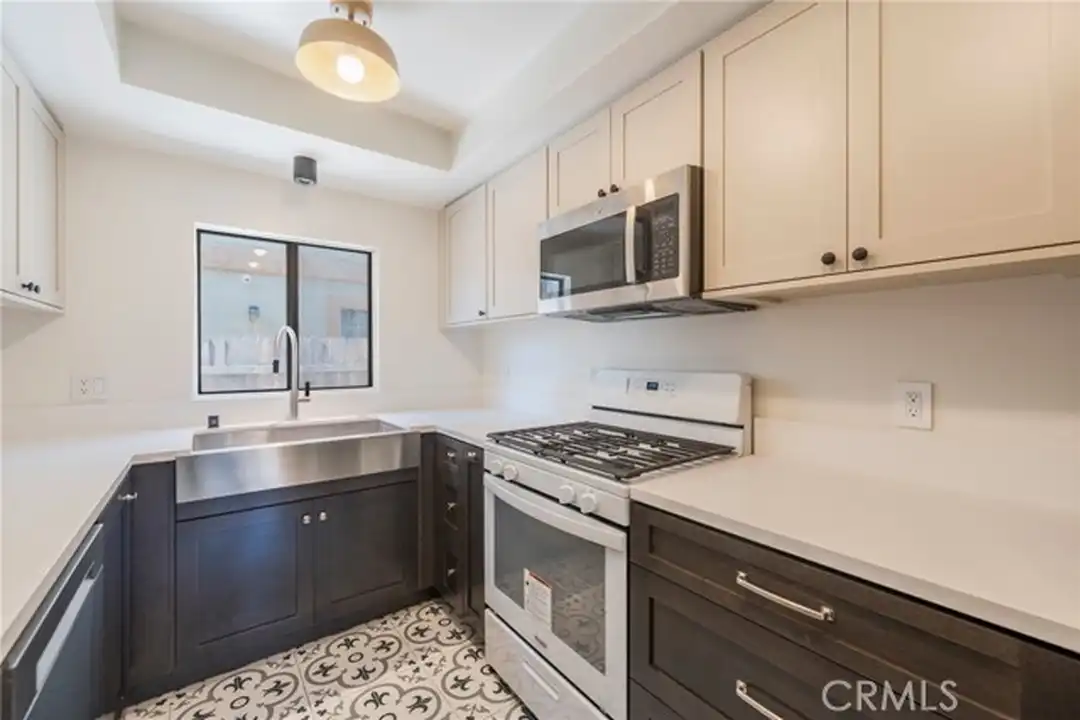18324 Mansel Ave - View 5