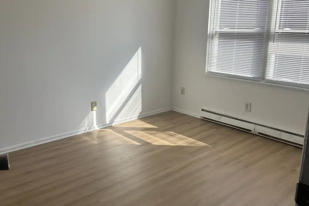 1608 Hobson Rd – photo 1