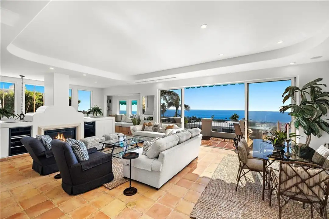 1050 Skyline Dr - View 5