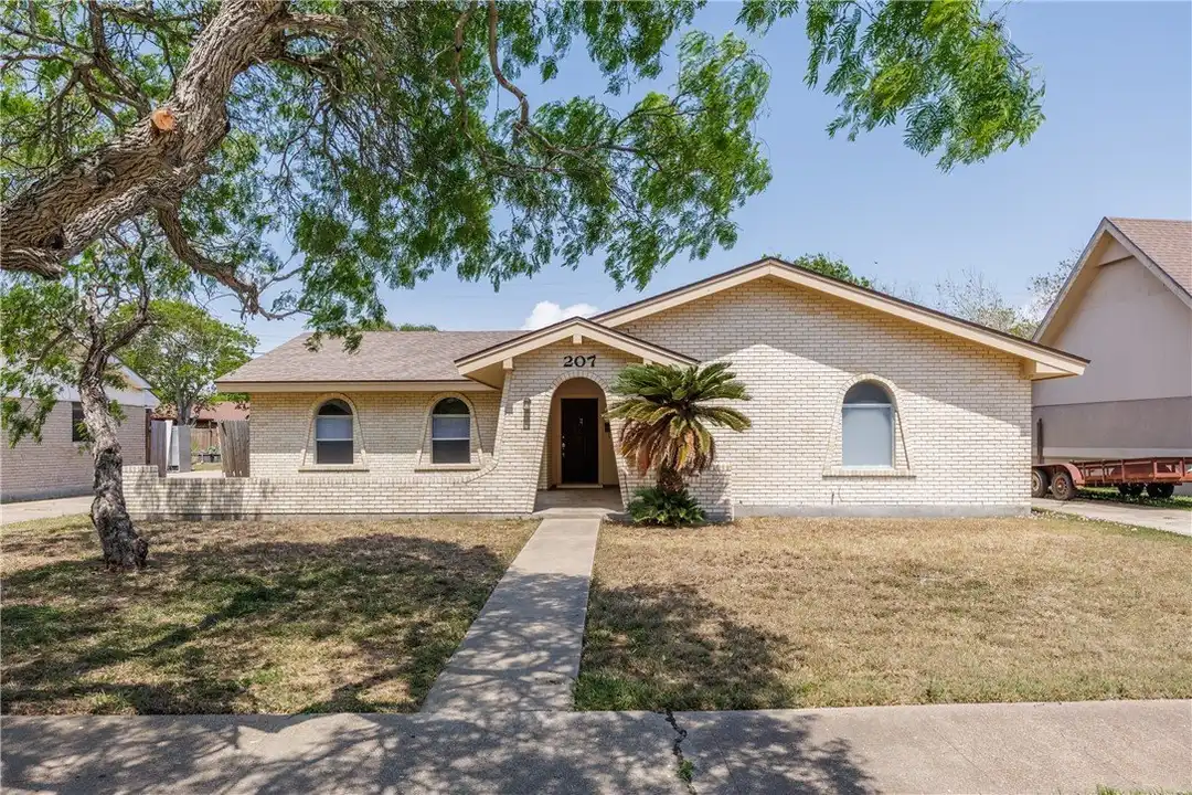 207 Blanco Dr – photo 1