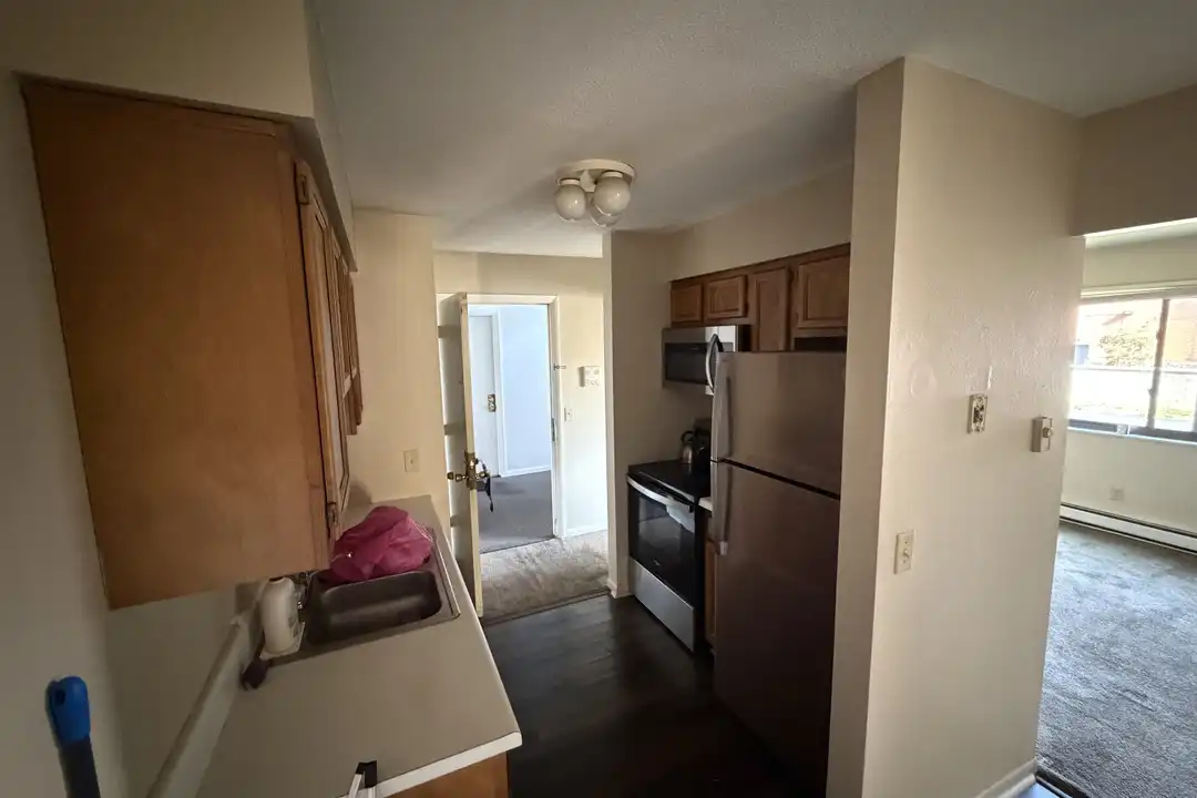 916 S Byrne Rd unit 5 – photo 1