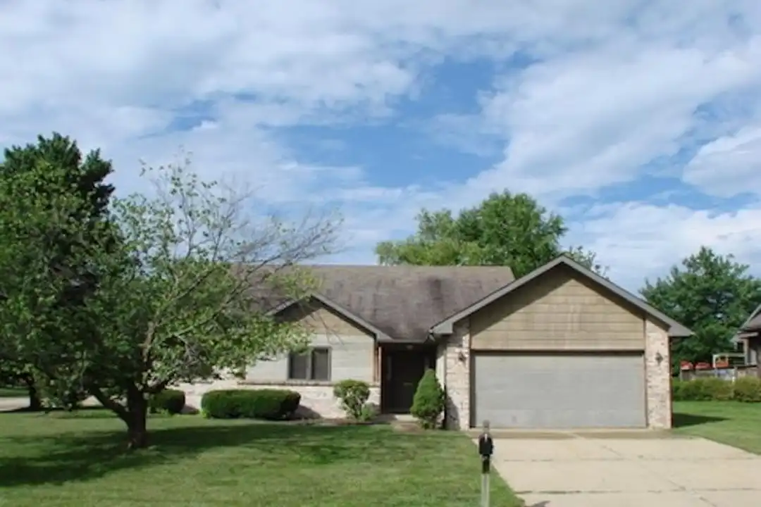 301 Brian Dr – photo 1