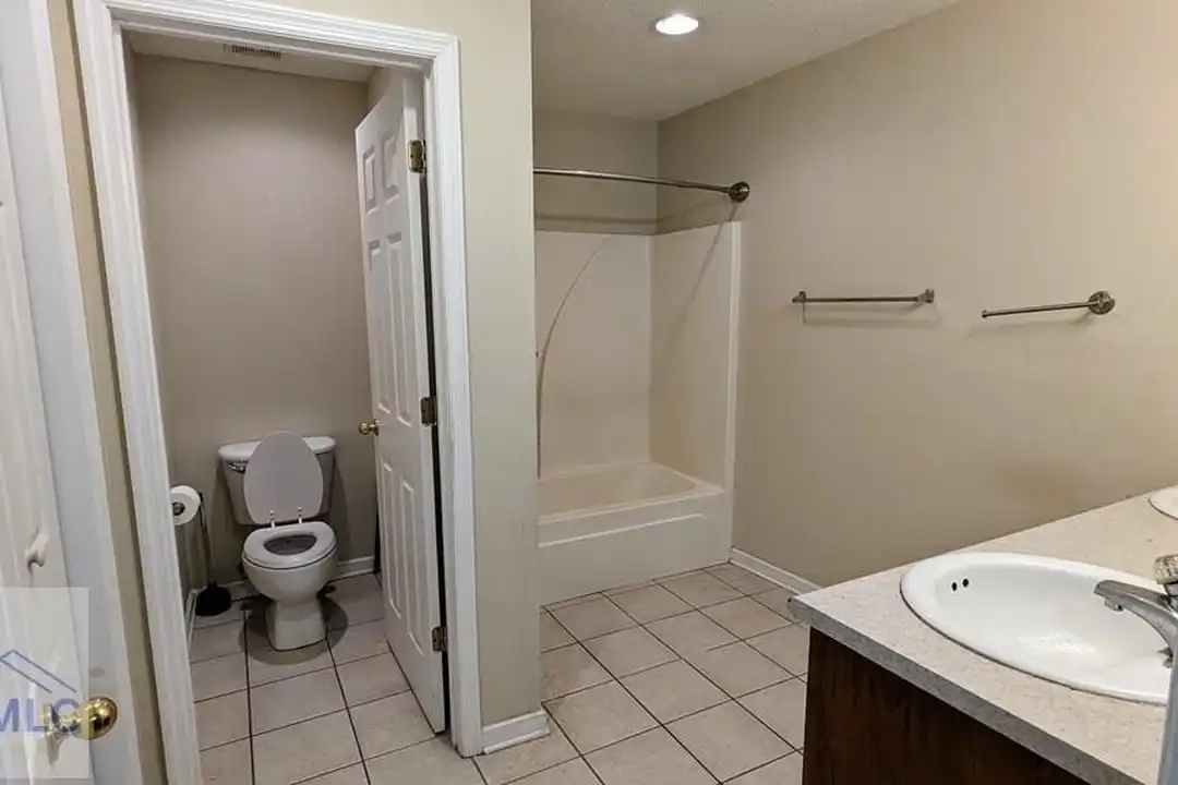 306 N Main St - View 4