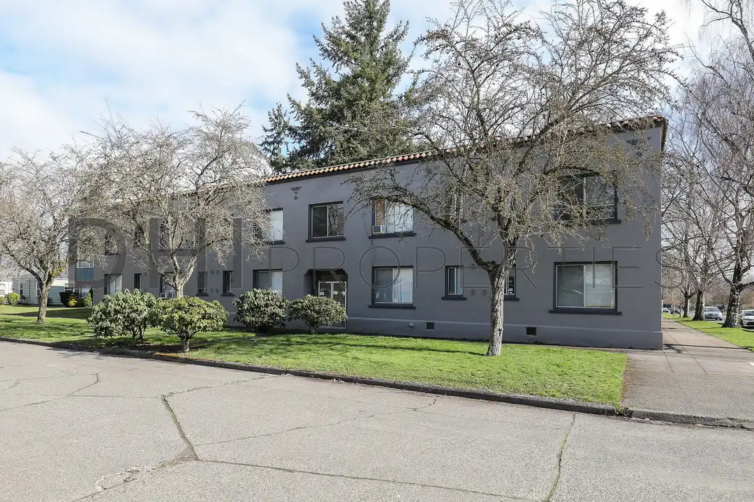 1406 10th Ave unit 22 – photo 1 of 4