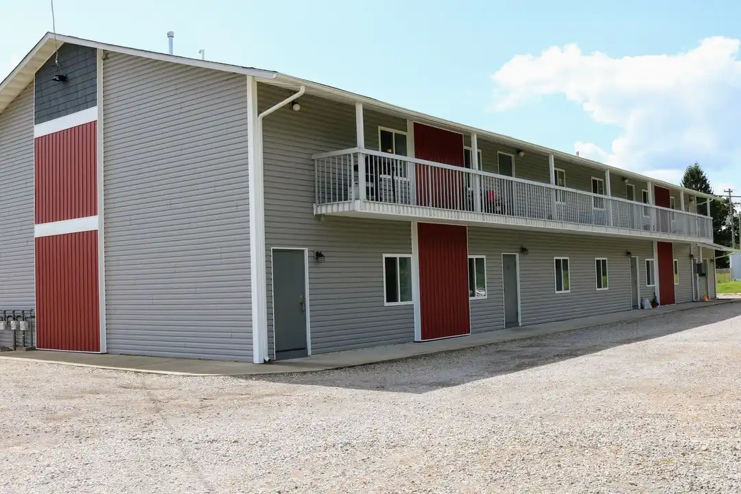 13373 PA-618 unit Apt. 104 – photo 1 of 17