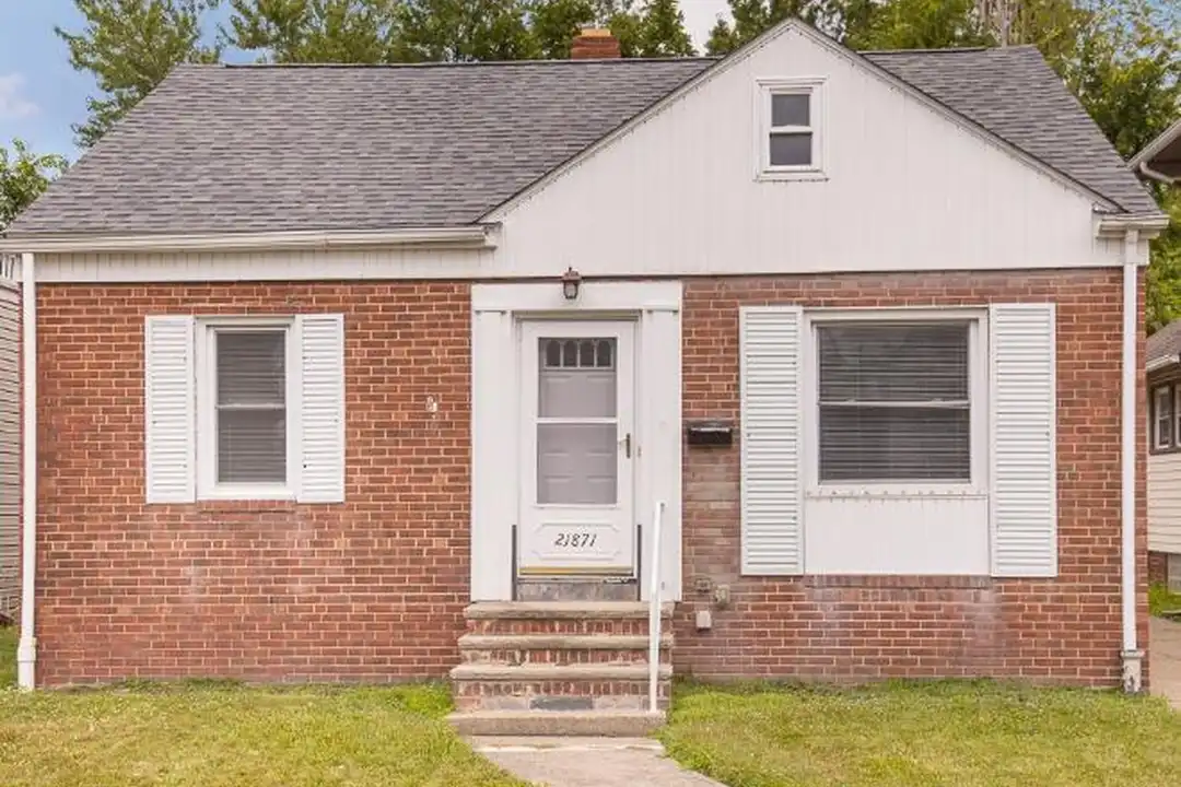 21871 Priday Ave – photo 1
