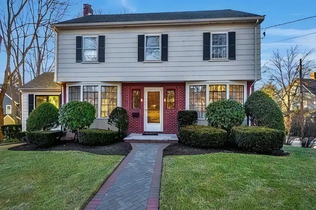111 Highland Ave – photo 1 of 21