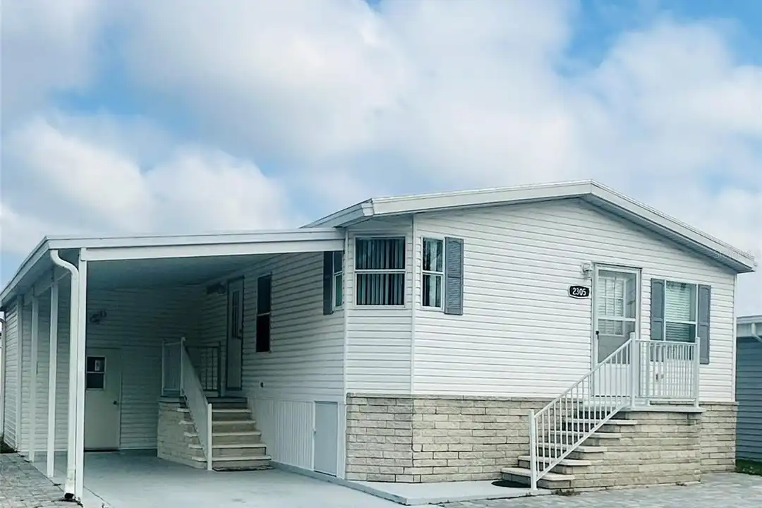 2305 Bay Dr – photo 1