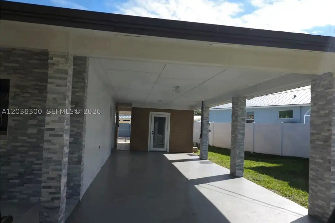 House in Fort Pierce - More