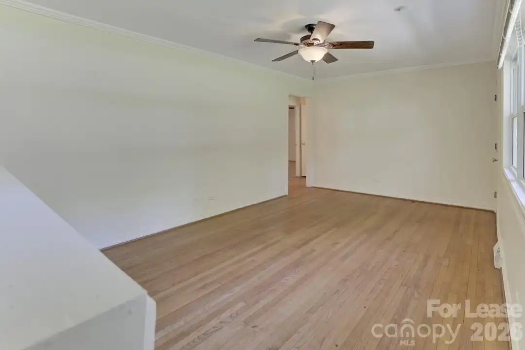 121 Marshdale Ave SW - More