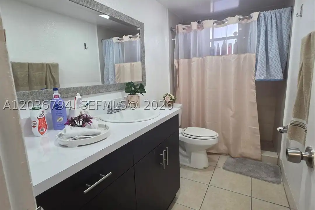 Apartment in Miami - More