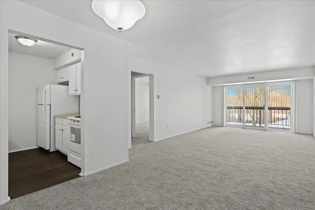 Willow Tree Apartments – photo 1