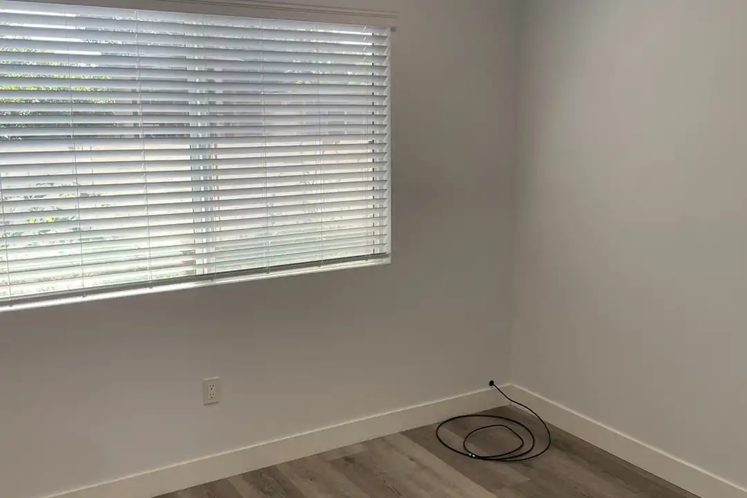 1944 Allen Ave unit B - More