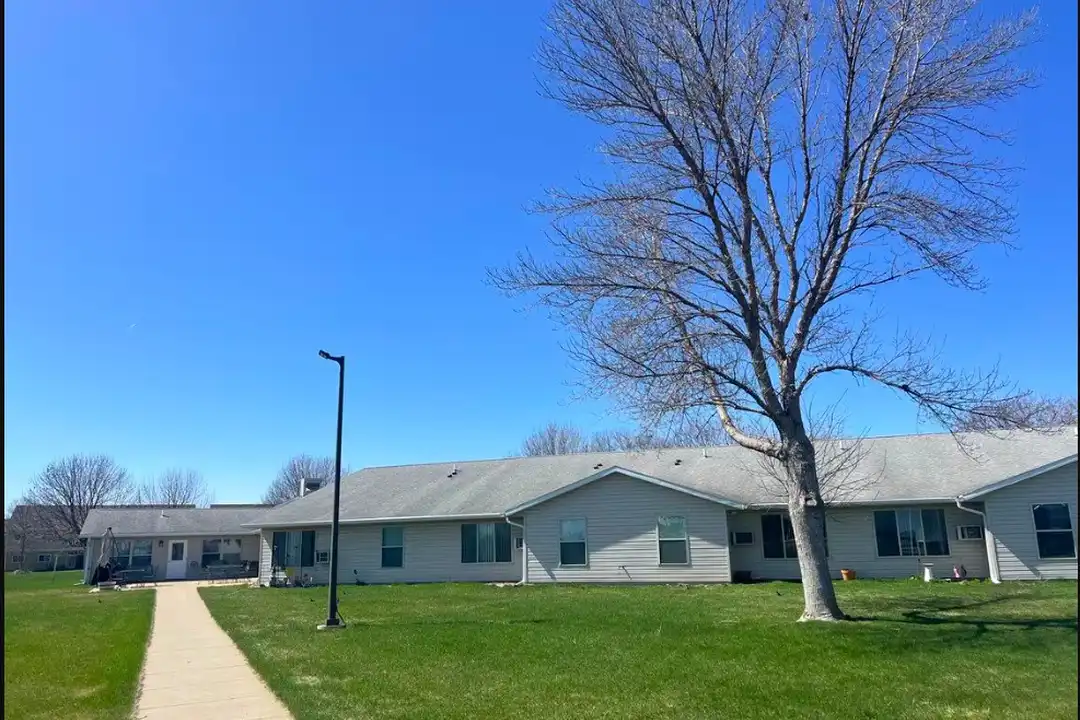 745 Streeter Dr - View 2