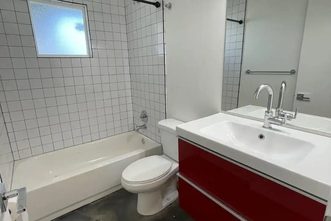 3416 N 37th St #5 - More