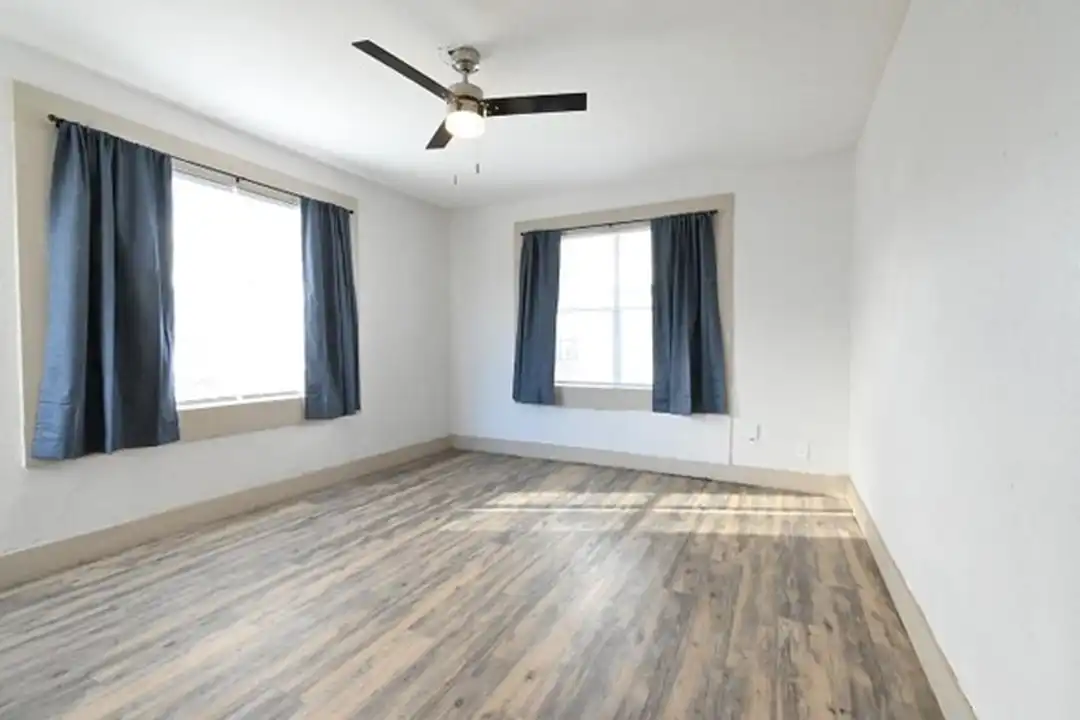 1117 N Youngs Blvd - View 5