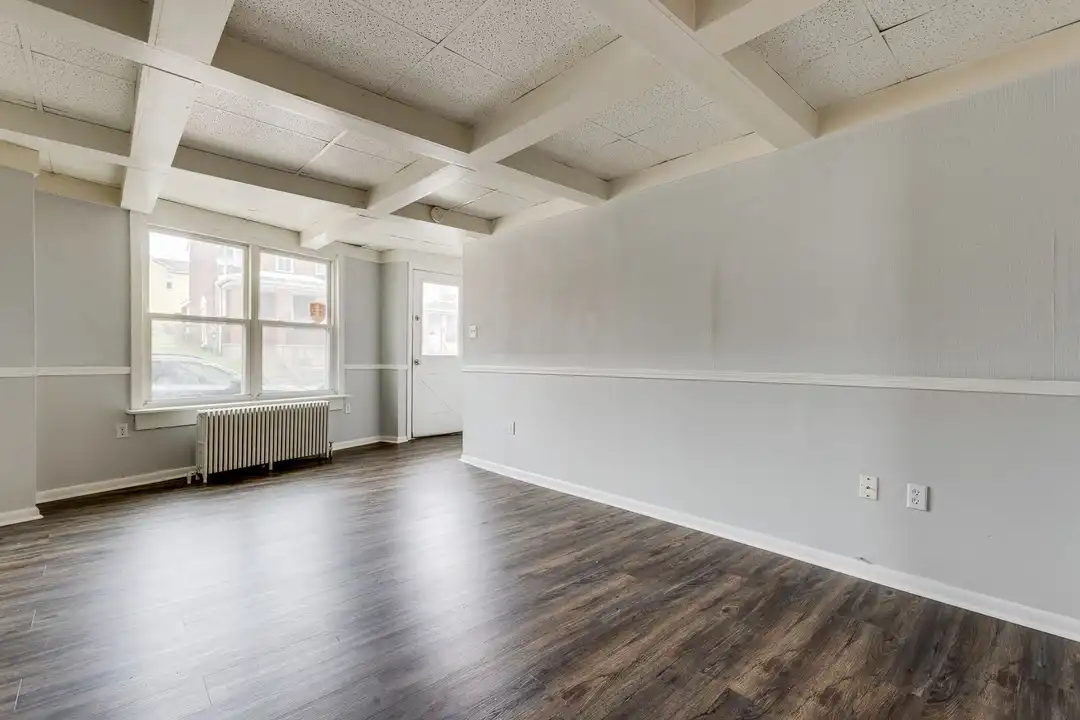 2300 Arlington Ave unit Bottom – photo 1