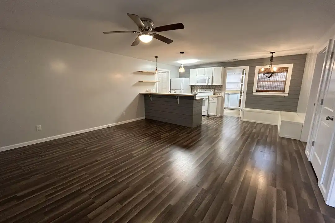 121 Walker St - View 3