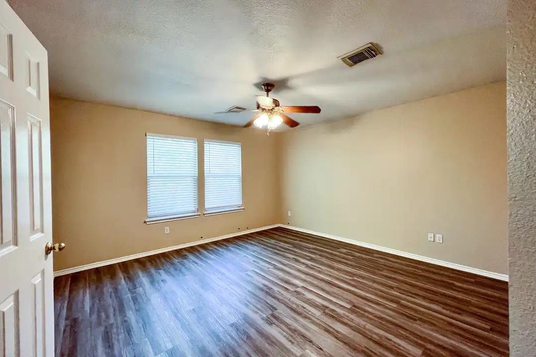 1632 Sunnycrest Cir - More