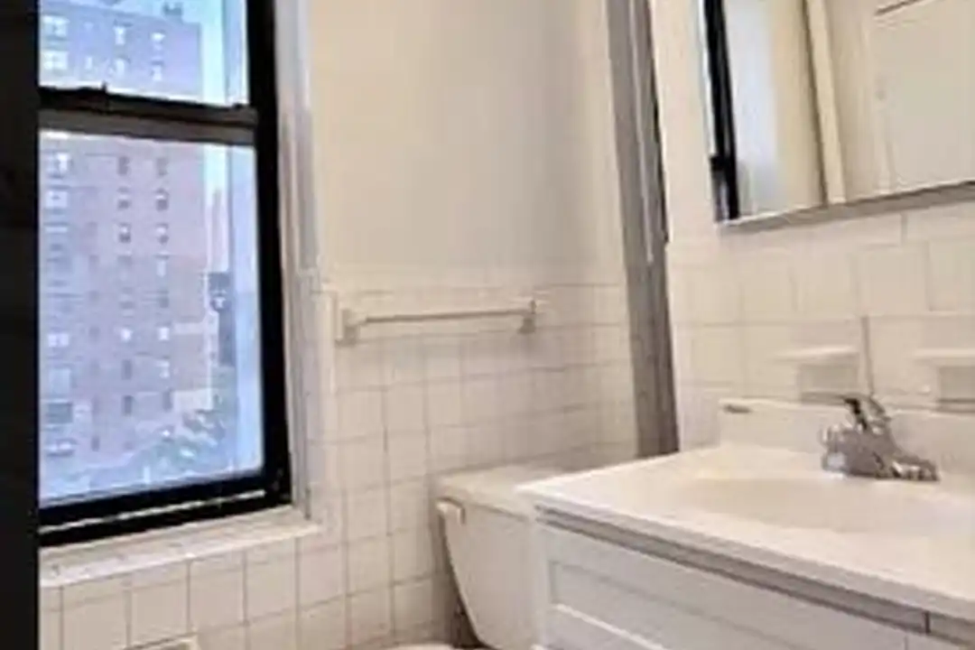 247 E 62nd St unit 15 – pohled 6