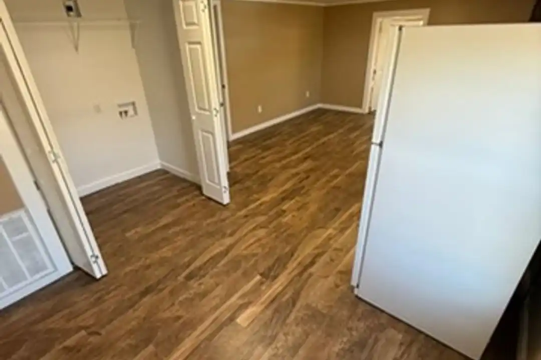 1904 Rayburn Ave - More