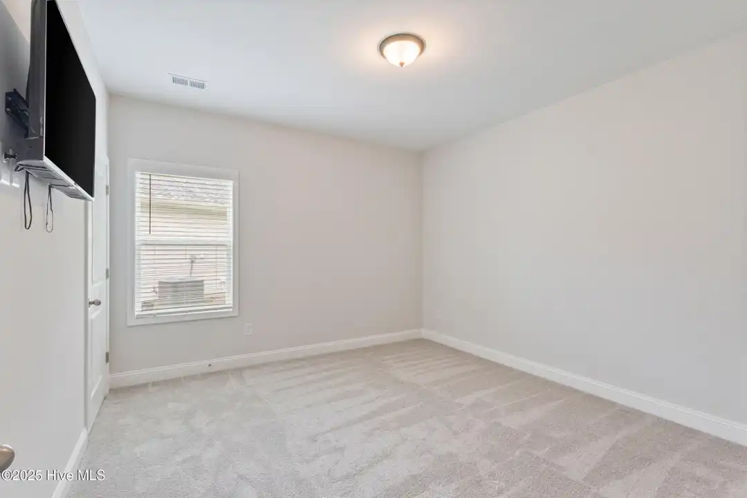 570 Tullimore Ln - More