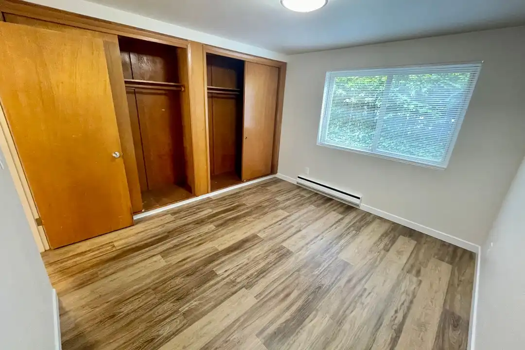5505 40th Ave NE unit 4 – pohled 3