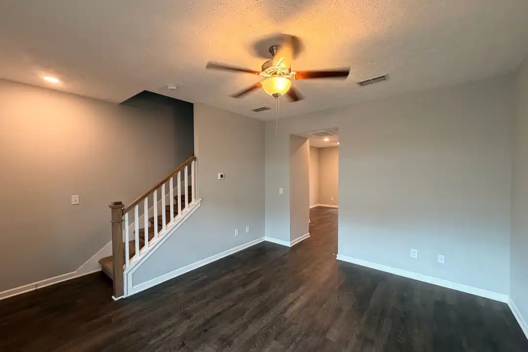 4042 Saddlecreek Wy – pohled 4