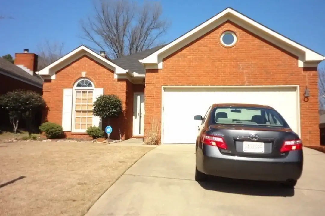 713 Rockford Cir – photo 1