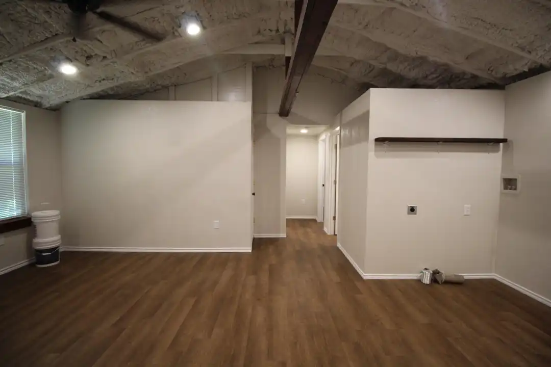 213 N Waldrip St - View 2