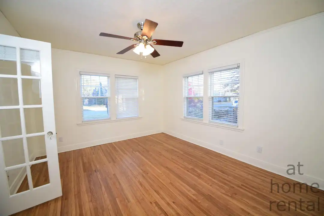 1740 S Yorktown Ave - View 6