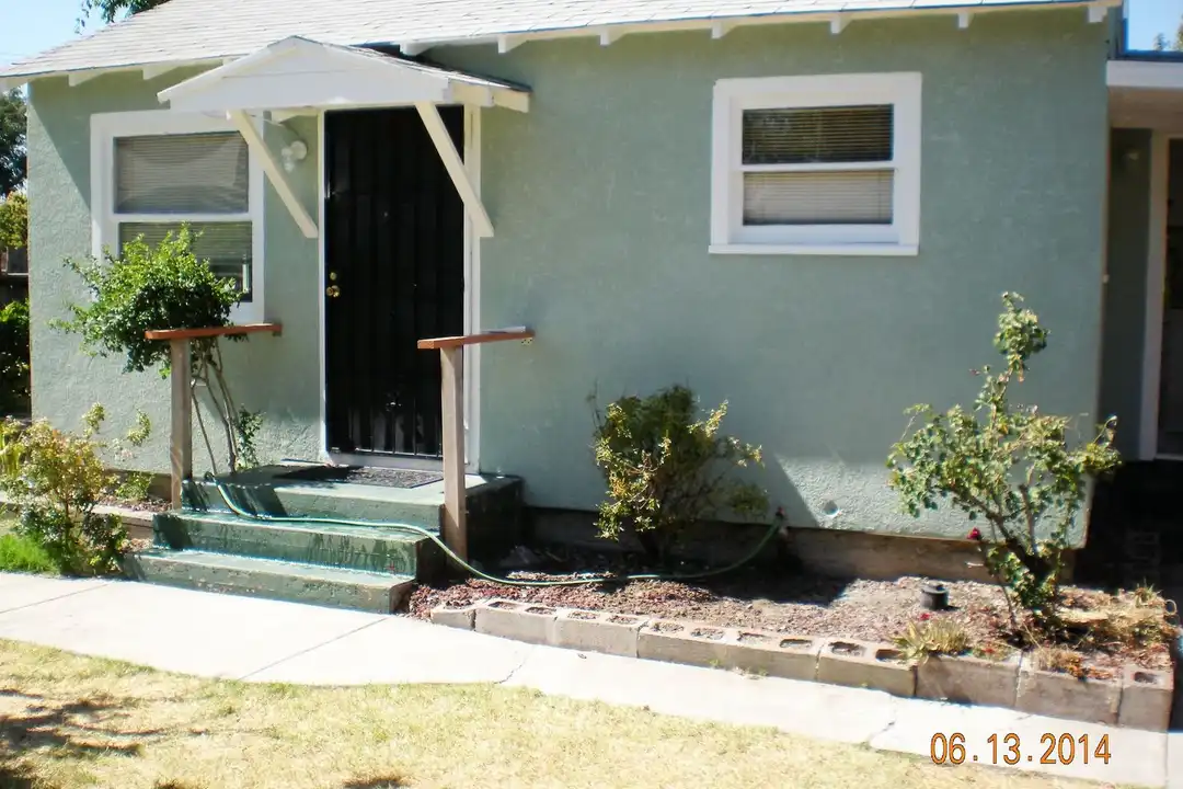 553 W Whittier Ave – photo 1 of 13
