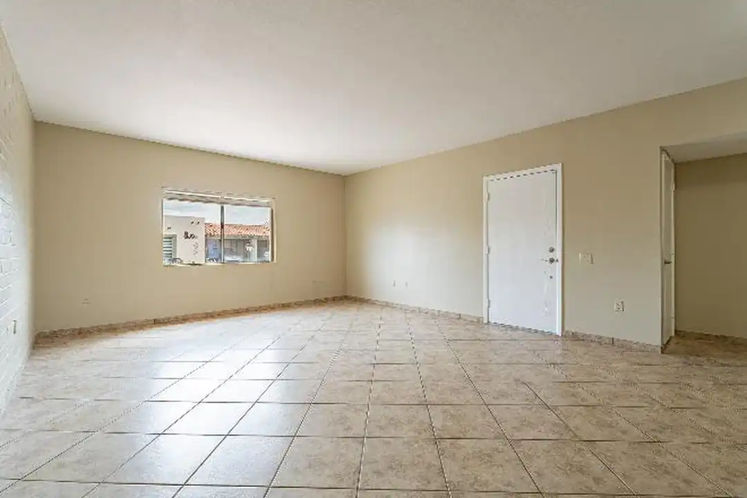 1430 W Camino Lucientes - More