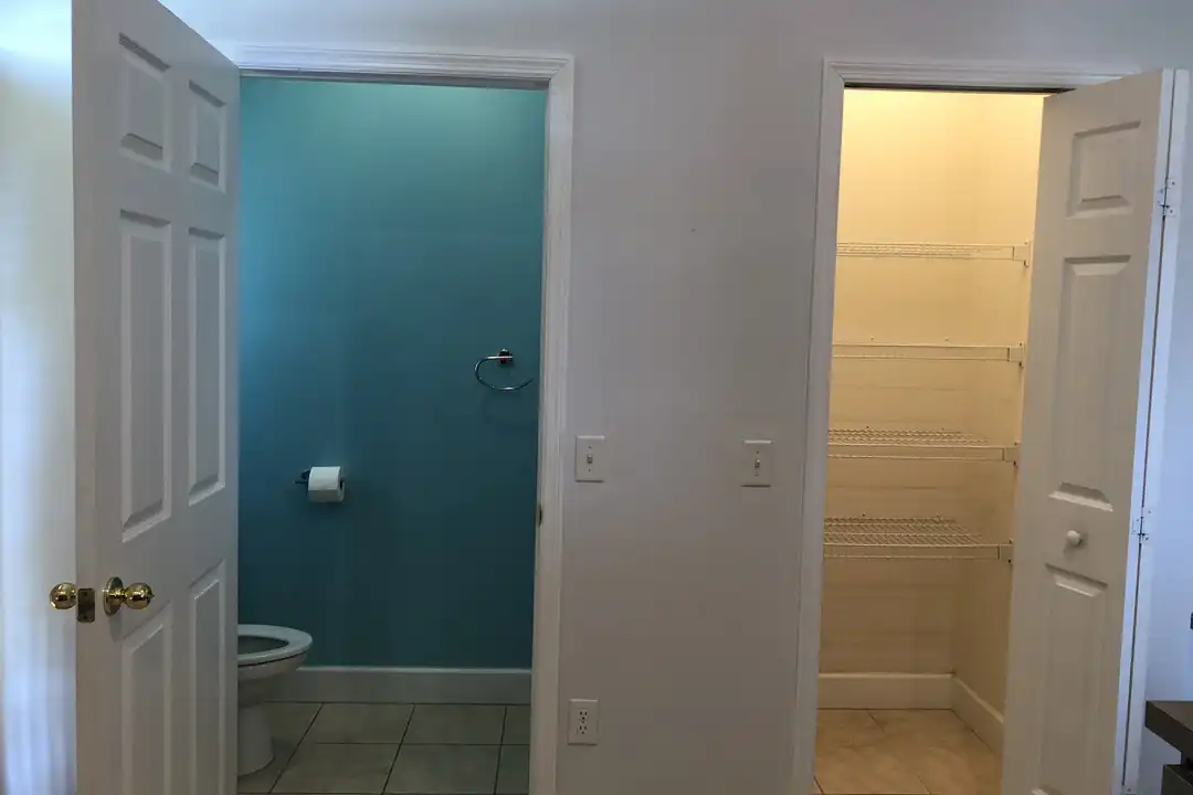 5215 Olmstead Bay Place – další