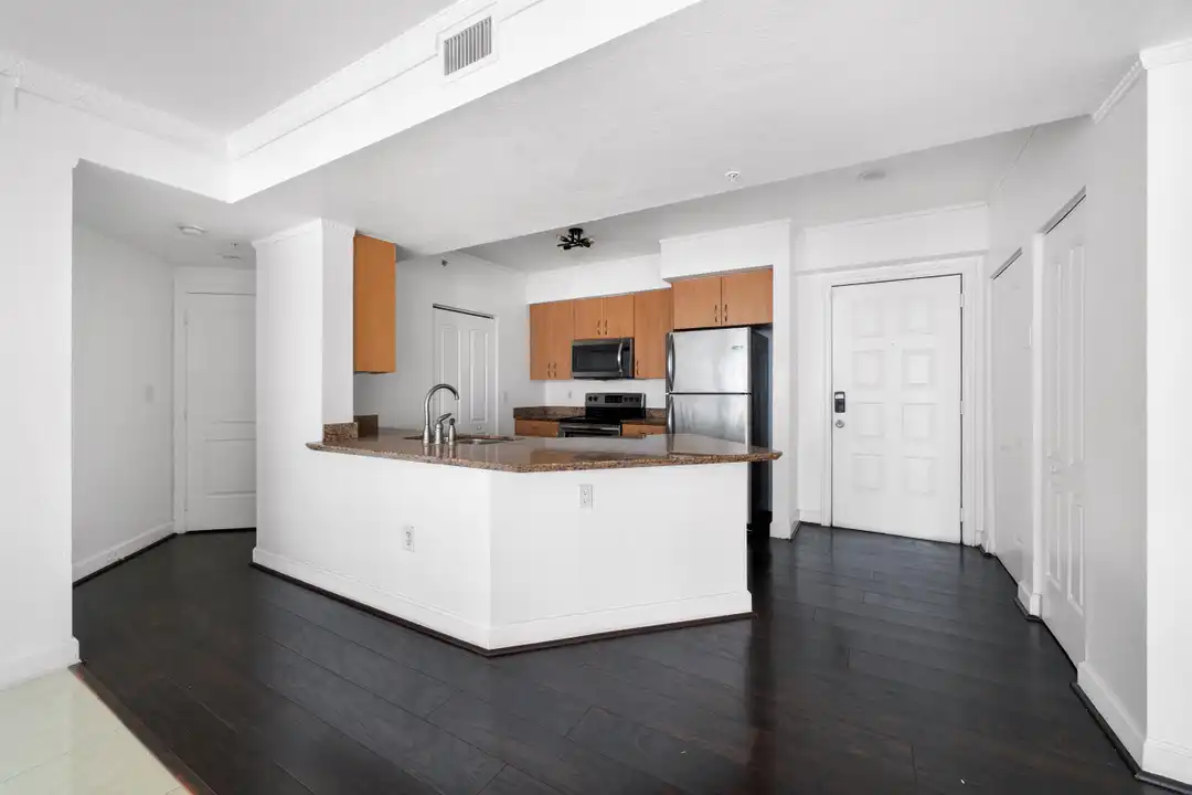 1830 Radius Dr unit 405 - View 2
