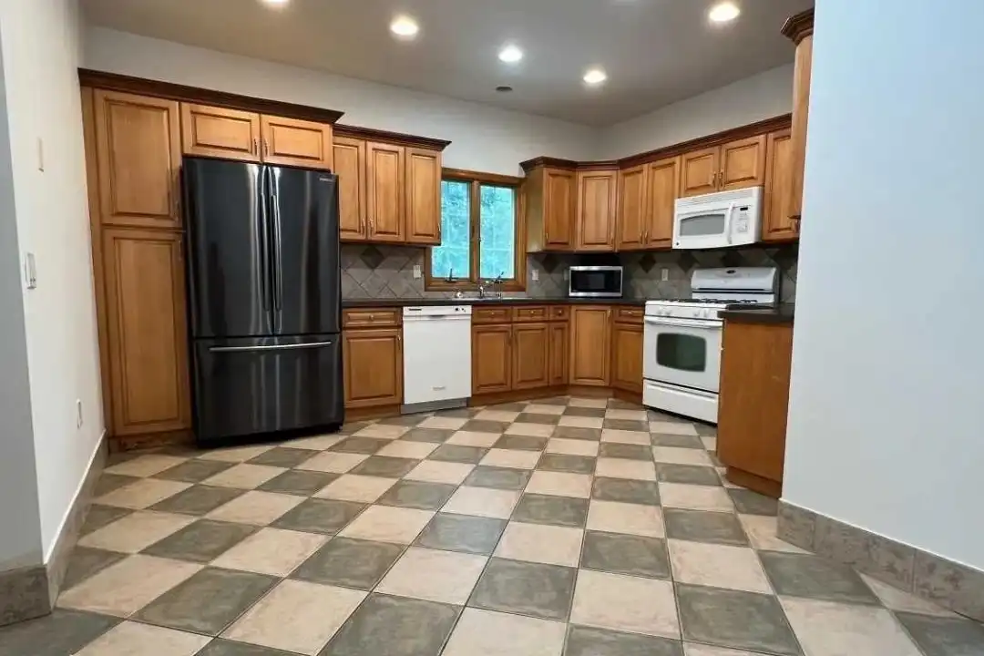 367 Morse Ave unit 2 - View 4