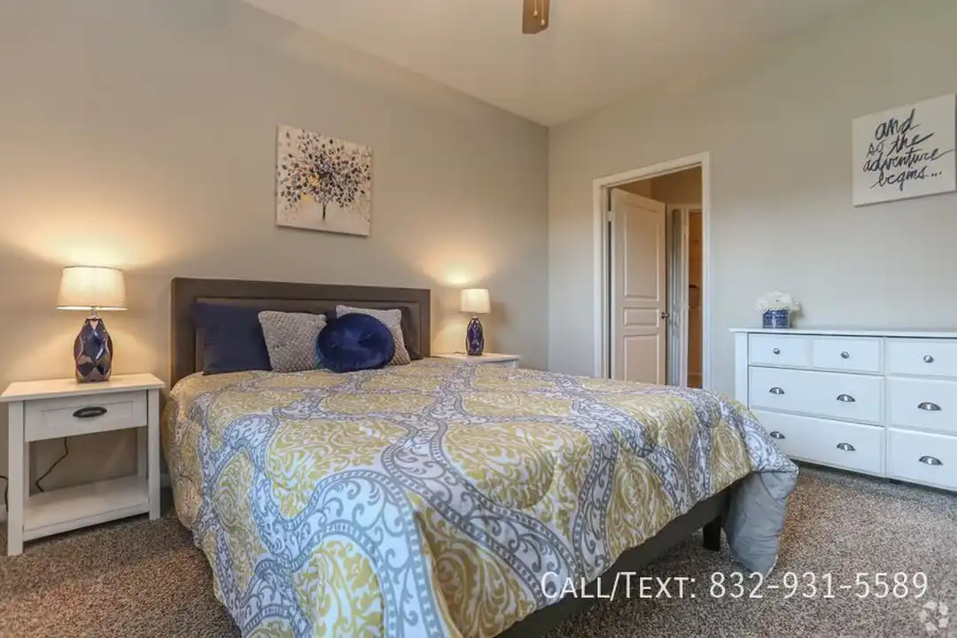 Apartment in Pearland - View 5