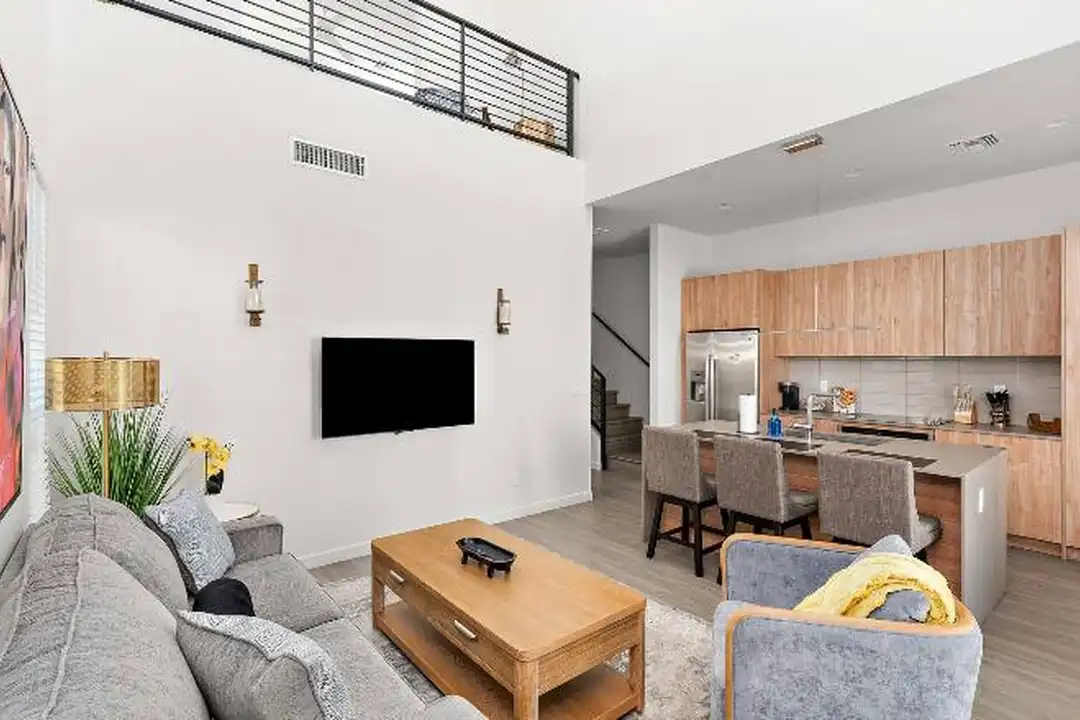 2740 N 52nd St - View 3