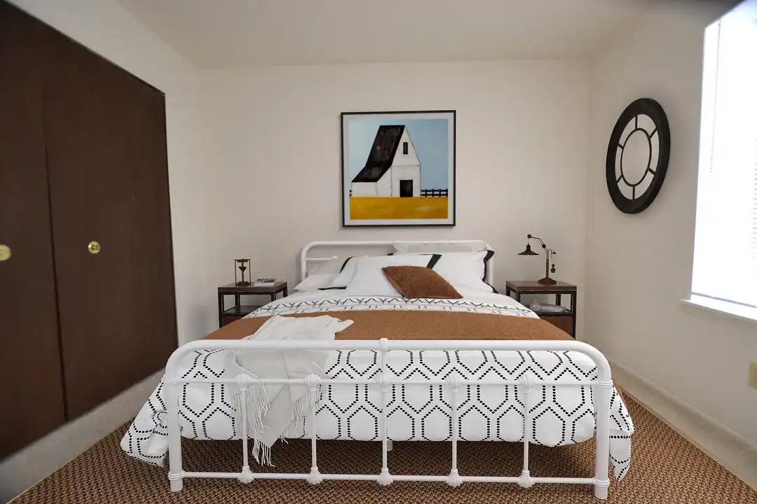 Laurel Woods Apartments - View 6