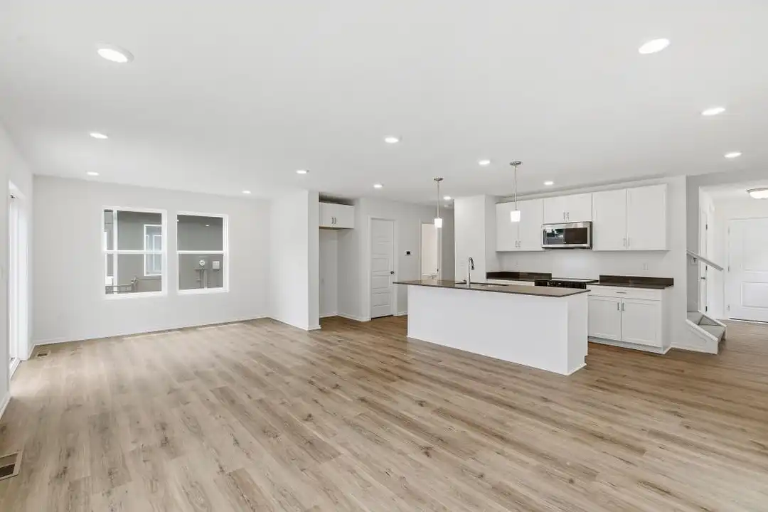 8724 SW Edgewater Dr - View 2