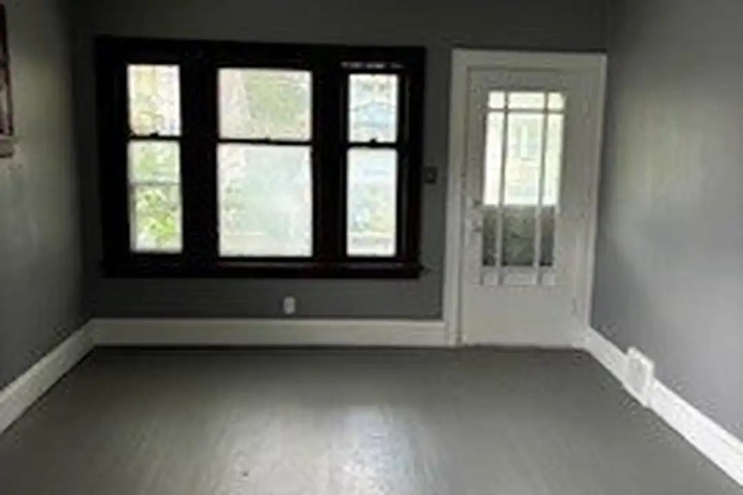 12029 Griffing Ave #2 – pohled 5