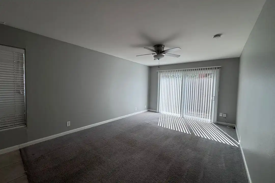 2707 O St unit 04 - View 5