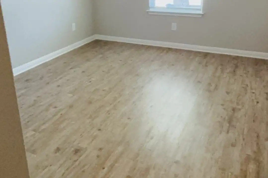 1414 Walden Pond Dr - View 3