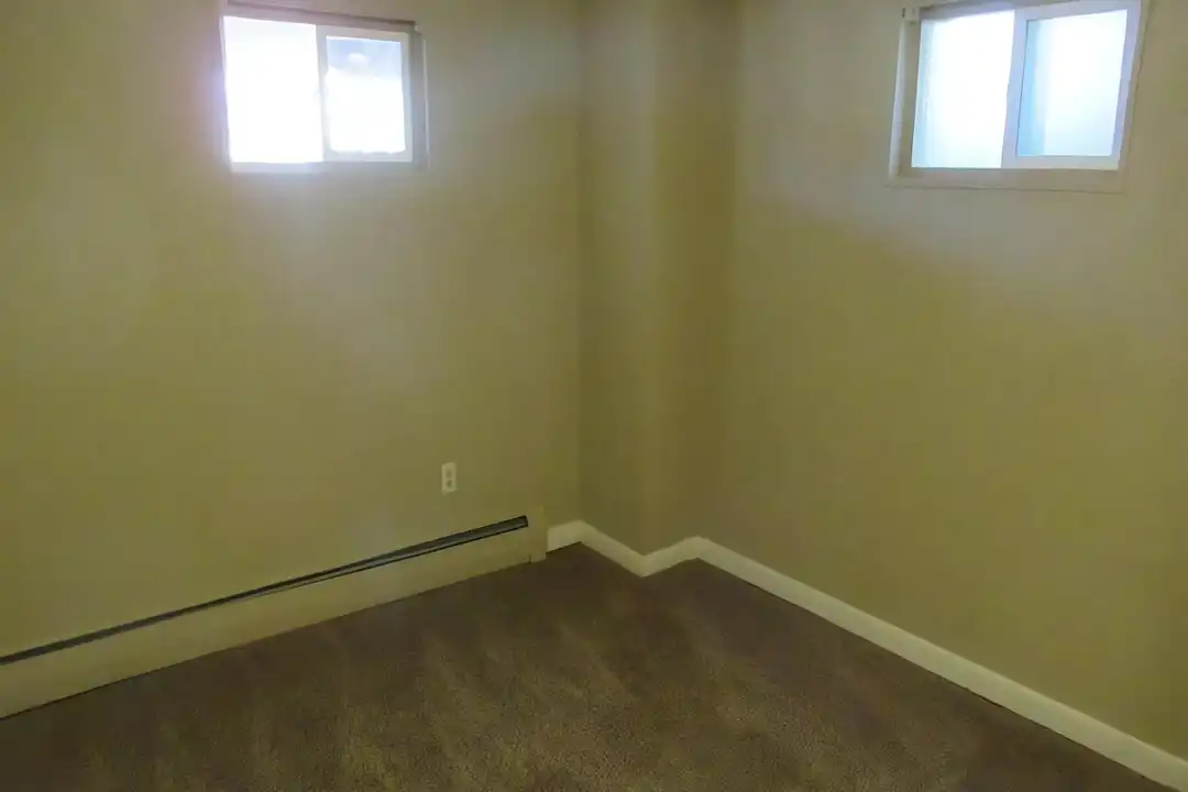 2503 W Willamette Ave - View 5